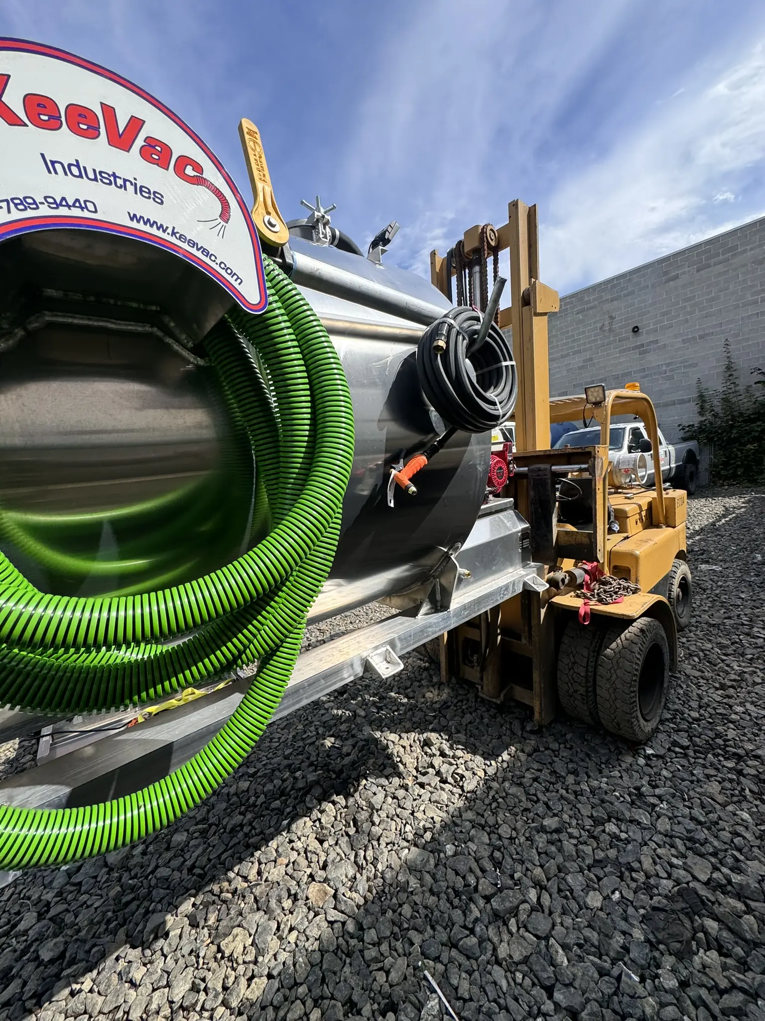 Vacuum equipment and hoses prepared for service
